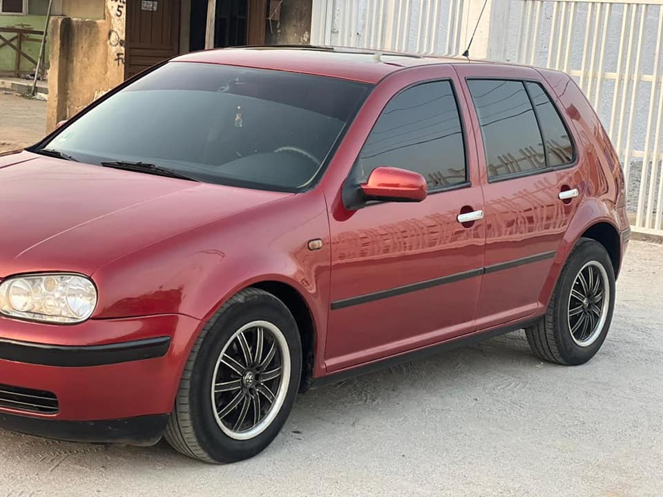 A picture of EXTREMELY CLEAN GOLF 4 FEW MONTHS USED AUTOMATIC TRANSITION WITH