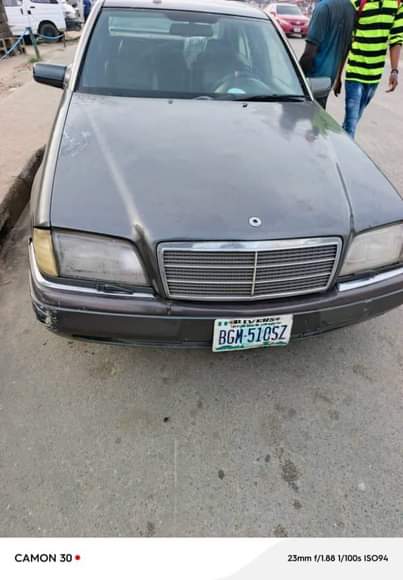 A picture of 2006 C class Benz