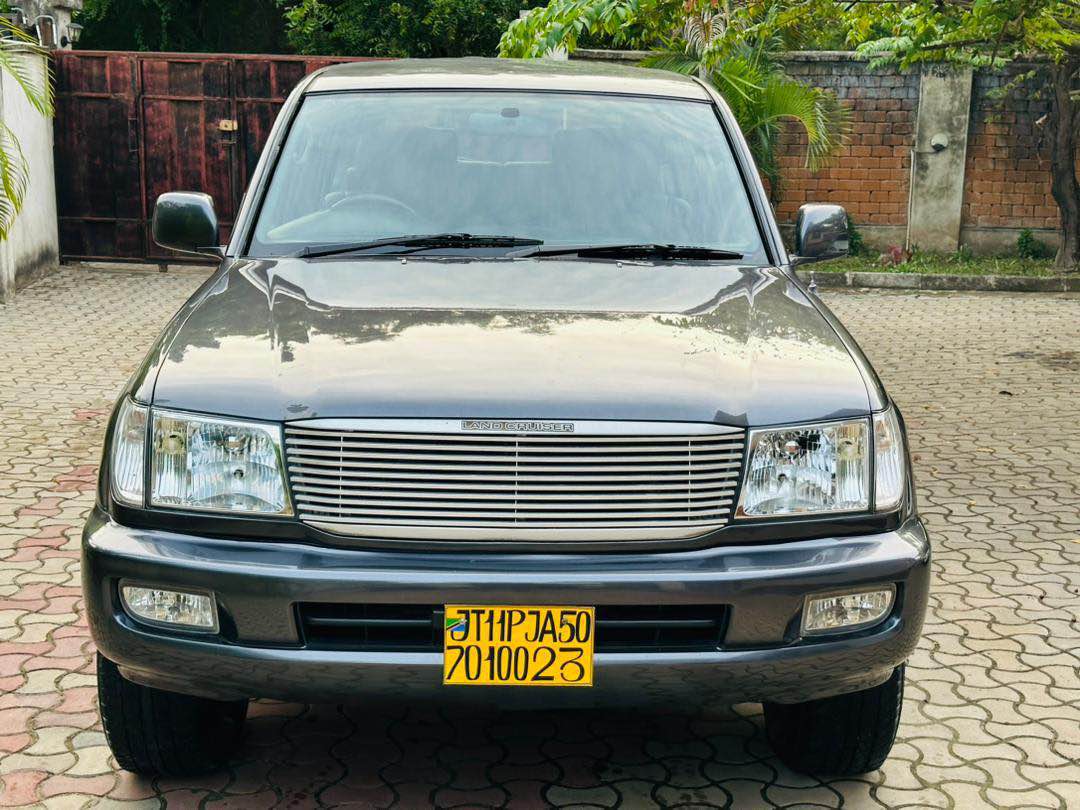 A picture of Land Cruiser GX UNREGISTERED year 2000 Engine 1HZ 4164 Cc