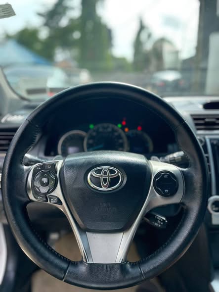 A picture of Toyota Camry SE 2013