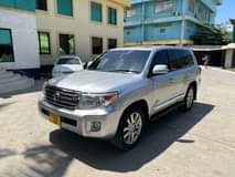 A picture of TOYOTA LANDCRUISER V8