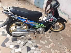 A picture of J ai une motos vendre trs propre troc possible WhatsApp