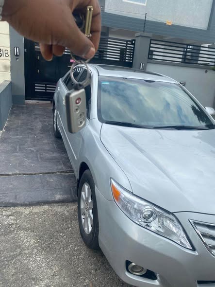 A picture of Toyota camry 09