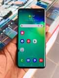 A picture of Samsung galaxy s10 at shs 480 000ugx