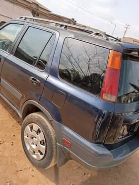 A picture of Honda CR V Engine and gear topnotch AC chilling Clean