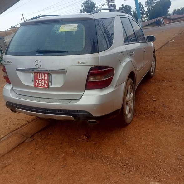 A picture of Mercedes benz 15m petro