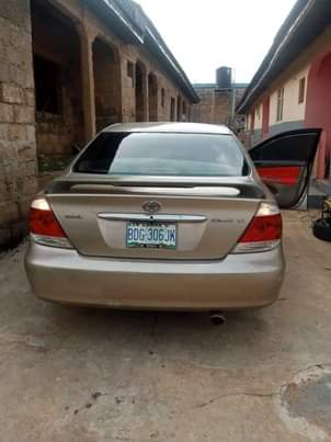 A picture of 2004 Toyota Camry 2004