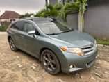 A picture of Wow This is pre owned Toyota venza 2010 model barely