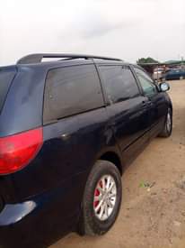 A picture of Clean big sienna 2005 Everything works perfectly Engine and gear