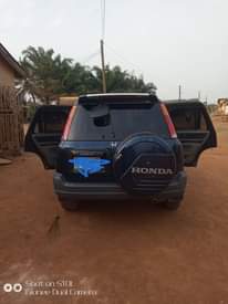 A picture of Honda cr V 2001m