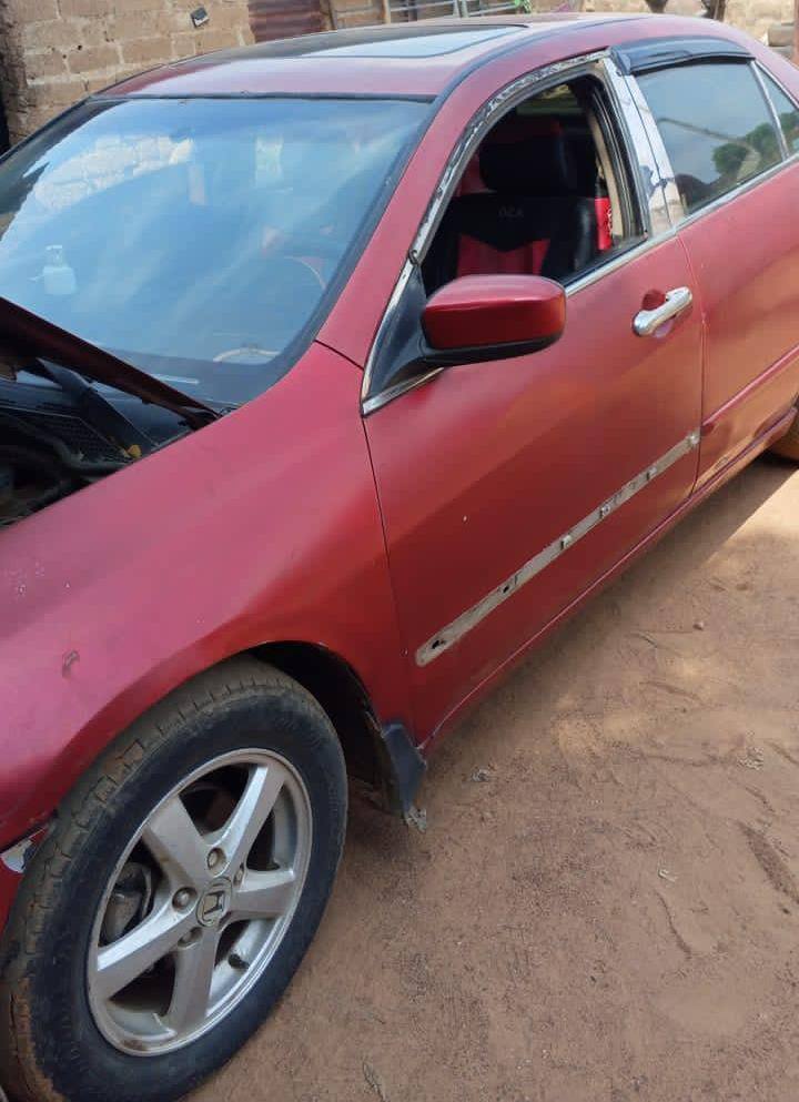 A picture of Honda Accord 04 very good engine and gear with working