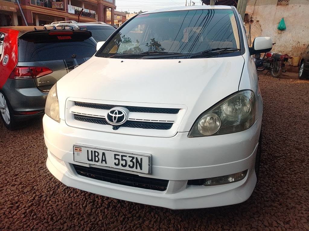 A picture of Toyota picnic 13millions very good CALL 0786 92 82 59