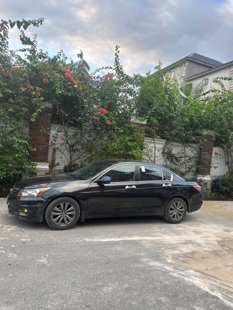 A picture of 2010 Honda premium used Buy and drive Going for only