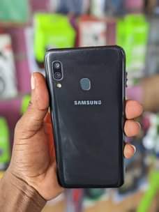 A picture of Samsung a30
