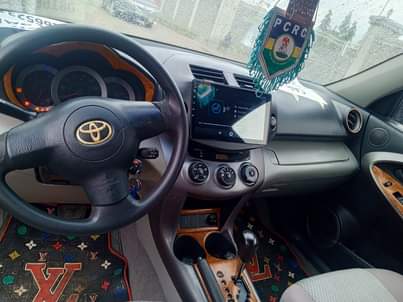 A picture of Toyota Rav4 Belgium grade sound engine good gear ac chilling