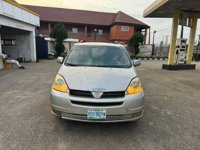 A picture of wow This is first grade Toyota Sienna 2004 model xle