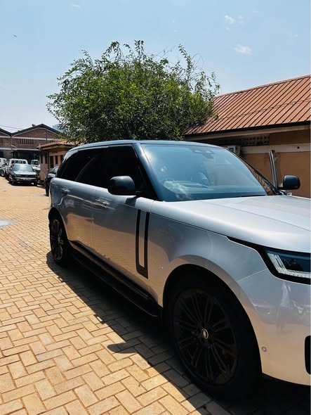 A picture of RANGE ROVER AUTO BIOGRAPHY