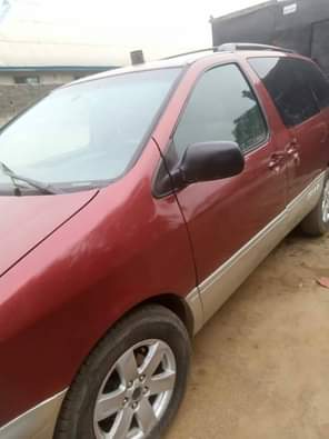 A picture of Toyota Sienna Everything is working well Location portharcourt Price 2m