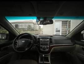 A picture of Hyundai Santa Fe 2008