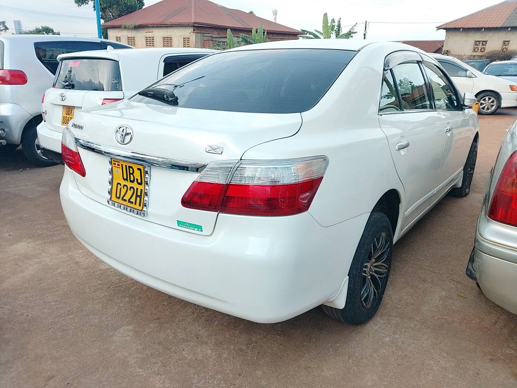 toyota premio
