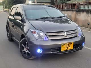 A picture of TOYOTA IST