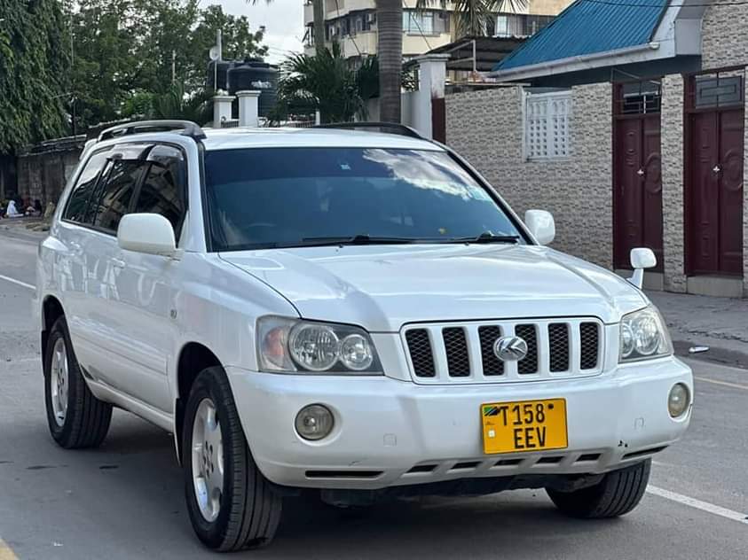 A picture of Toyota Kluger EEV REG... Seat 5 Year 2005 CC 2360
