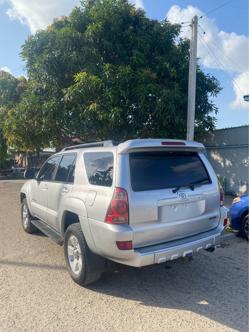 A picture of Toyota 4Runner 2005 Toks 14.7m