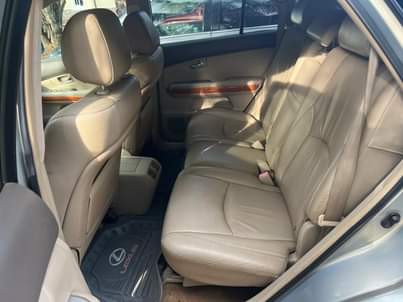 A picture of Lexus Rx330