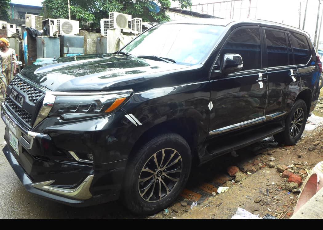 A picture of Toyota Prado gx