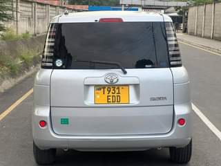 A picture of Toyota sienta