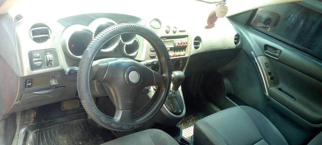 A picture of Price review to 3 8m Pontiac Vibe 04 for Sale