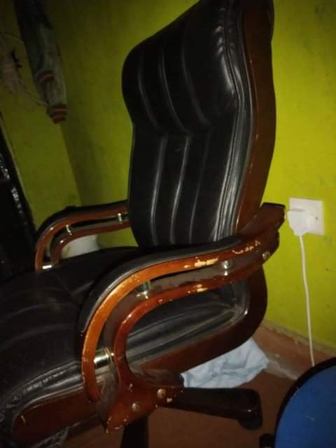 A picture of Executive adjustable office chair
