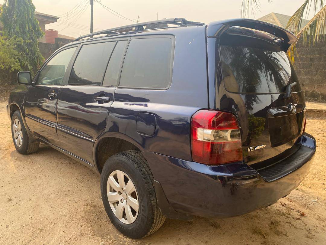 A picture of Clean highlander 04 buy and drive