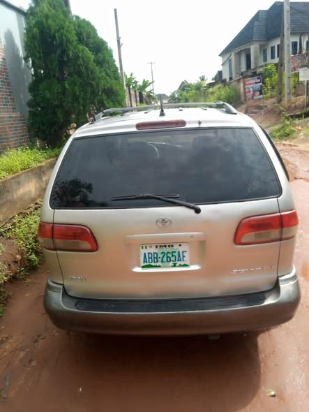 A picture of Toyota Sienna