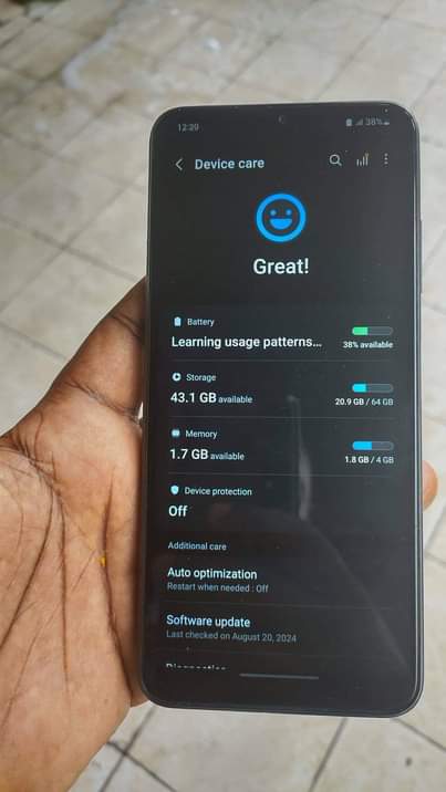 A picture of Samsung A22 5G 64gb 4gb on sell 0701283684