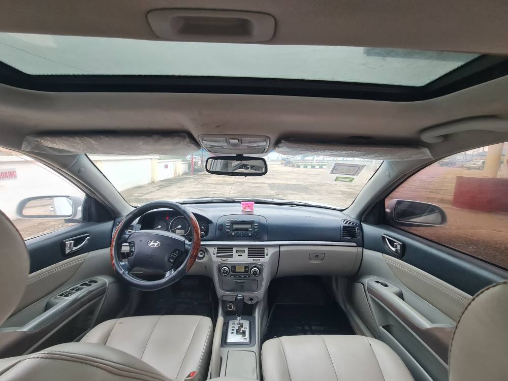 A picture of 2008 Hyundai Sonata in Pristine Condition. Untampered Engine and Gear.