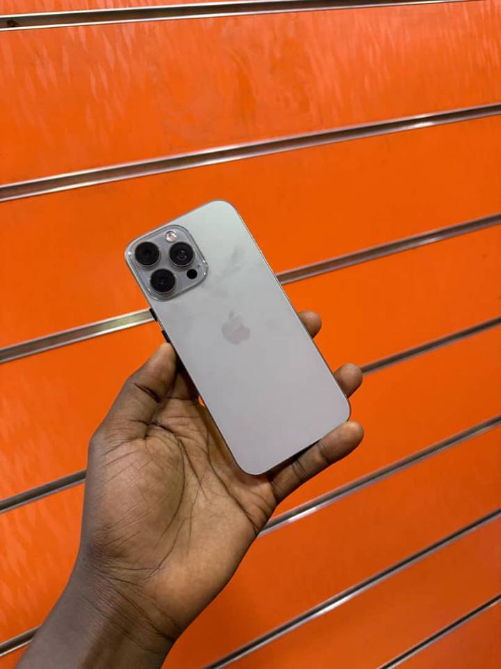 A picture of iPhone 16 pro max