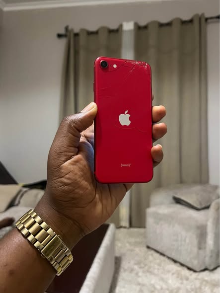 A picture of iPhone SE 2020