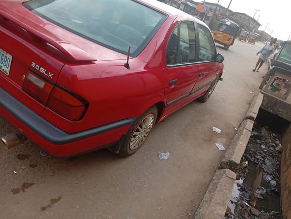 A picture of Nissan premier