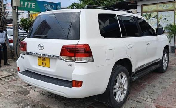 A picture of TOYOTA LANDCRUISER 1VD V8