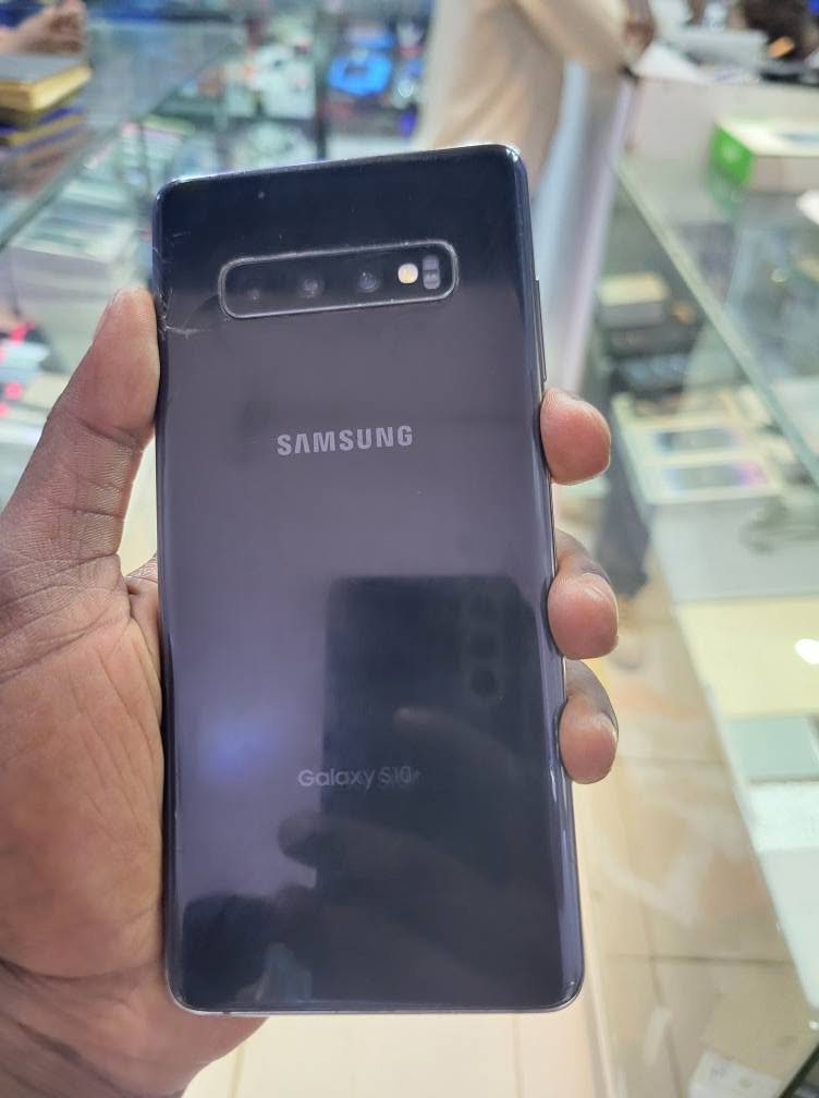 A picture of Samsung galaxy s10 plus
