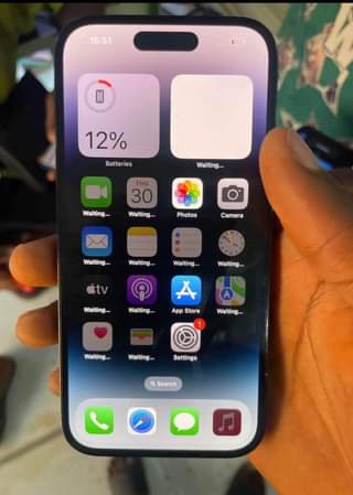 A picture of iPhone 15 pro max android version