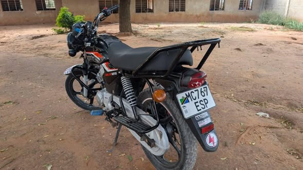 A picture of Tvs HLX cc125 new model gia5 inauzwa mbagala zakhem