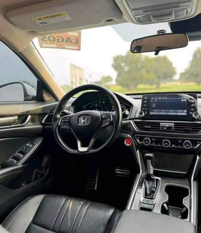 A picture of 2022 Honda Accord R17