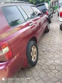 A picture of TOYOTA HIGHLANDER