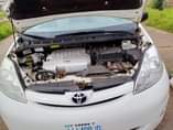 A picture of Toyota sienna 010