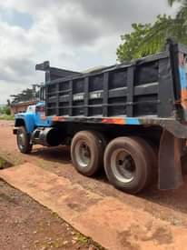 A picture of 1998 Mack Mack Black
