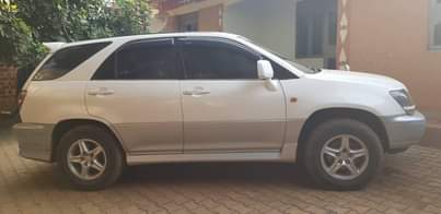 A picture of Used Toyota Harrier UAV 2 2cc Price is 16m Negotiable