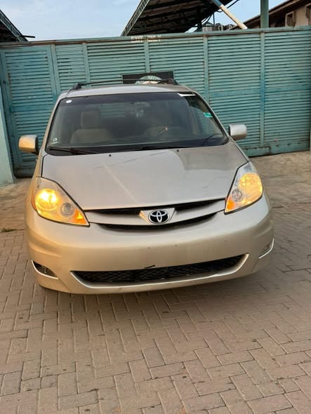 A picture of 2007 Sienna 2007