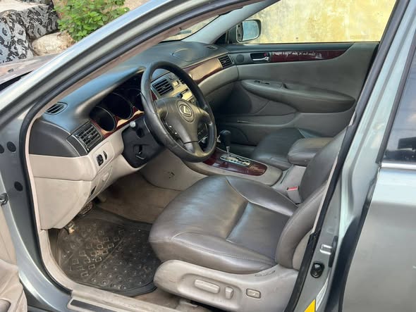 A picture of Lexus ES 300